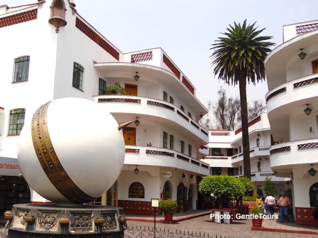 Architecture, Francisco Serrano, Polanco, 1945, shopping, mall, shops, boutiques, sun dial